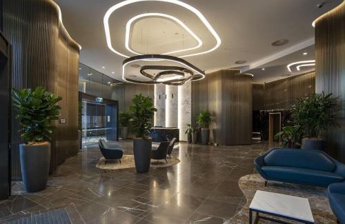 Brisbane Central Business District Apartment | HUGE 3bed 3Bath Skyhigh view