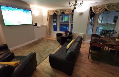 Darlington Apartment | Huge 6-Bed Apartment in Darlington Centre