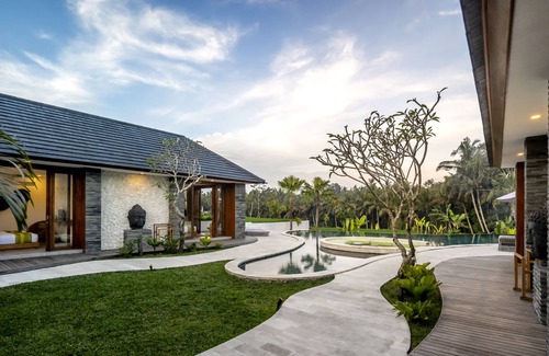 Pejeng Kawan Villa | Huge 6BDR Dream Villa Ricefield View, Gym & Spa