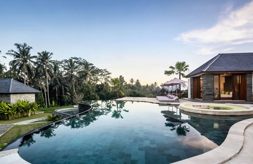 Pejeng Kawan Villa | Huge 6BDR Dream Villa Ricefield View, Gym & Spa
