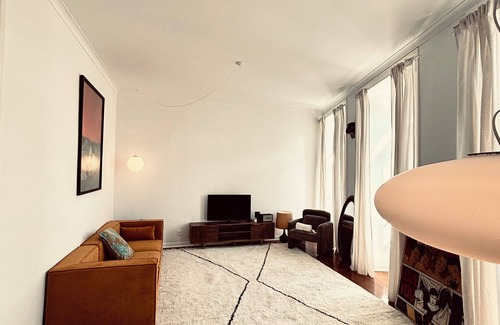 Principe Real Apartment | Huge 6Bedroom Apartments in Principe Real, Heart of Lisbon.