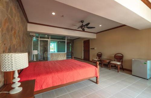 Choeng Thale Villa | Huge 6BR Estate Pool Villa V159