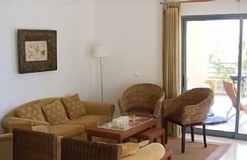 Armacao de Pera Apartment | Huge Apartment.Terrace & Balcony Overlooks Pools+Secure Private Gardens.WiFi &TV