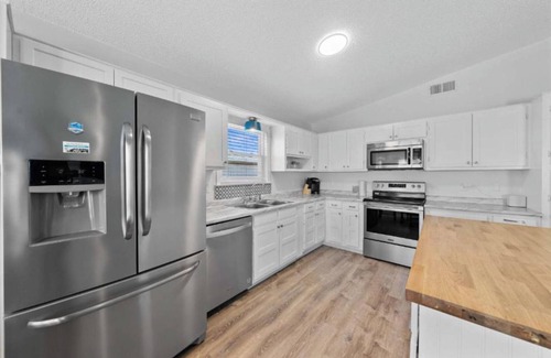 Gulf Shores House | Huge Beachhouse w/Private Pool (Free Heat in Winter)