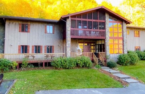 Whittier Cabin | Huge Cabin w/Sauna & Game Room | Cherokee - Bryson City NC