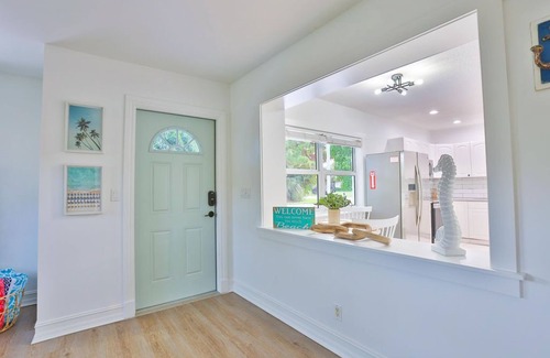 Deerfield Beach House | Huge Cove Home w Tiki and Spa+ Bikes, Minutes to Ocean