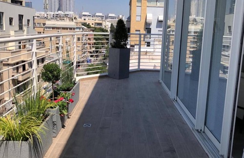 Tel Aviv City Center Apartment | Huge Duplex~Mini Penthouse Luxury 3BR by Sheinkin