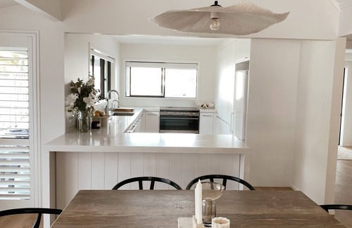 Mount Maunganui House | Huge Family Retreat with Pool and Cinema - 4 mins from the beach