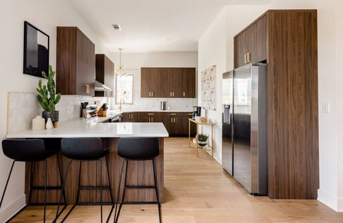 Riverside House | Huge Group Compound in the Heart of ATX