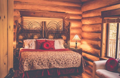 Sequim Cabin | Huge Log Lodge- Where Mountains meet the Sea w/Pizza Oven