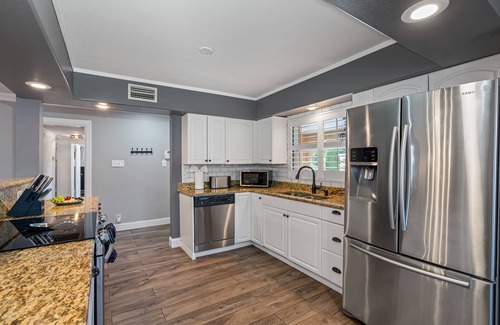 Tampa House | Huge Luxury Heated Pool/Spa Villa w/Game Room, Office, Exercise Area & More!