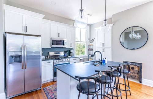 Court House Hill House | Huge Luxury House - 4 king beds, fire pit, grill