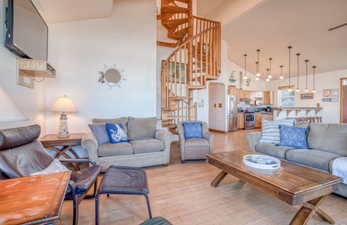 Lincoln City House | Huge, Luxury Oceanfront Home has Two Great Rooms for Large Groups!