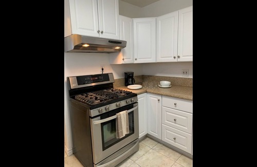 Pico - Robertson Apartment | Huge studio on Pico and Robertson with full kitchen and parking