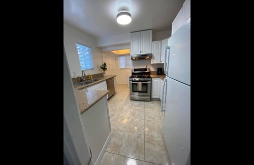Pico - Robertson Apartment | Huge studio on Pico and Robertson with full kitchen and parking