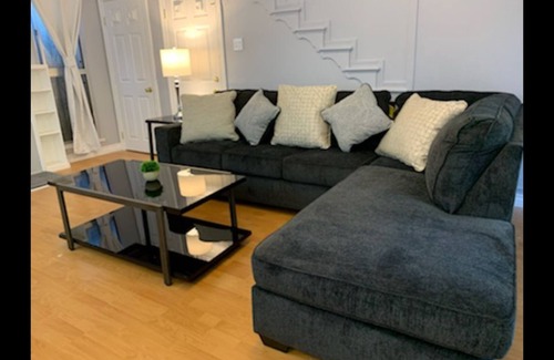 Pico - Robertson Apartment | Huge studio on Pico and Robertson with full kitchen and parking