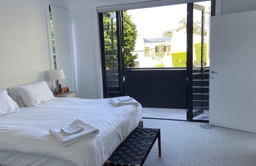 Manly House | Huge stunning beachside home