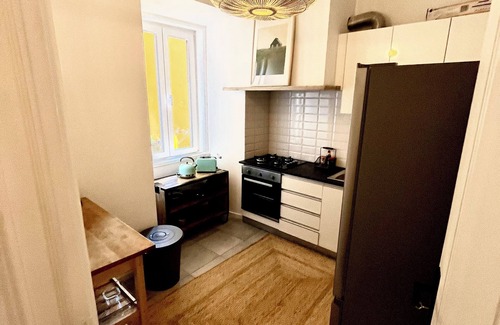 Principe Real Apartment | Huge Sunny 3Bedroom Apartment in Príncipe Real!