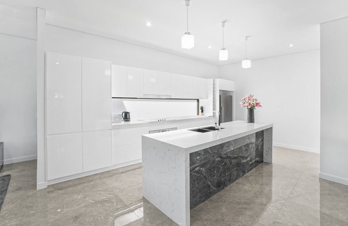 Trinity Beach Apartment | Huge unit at the beach