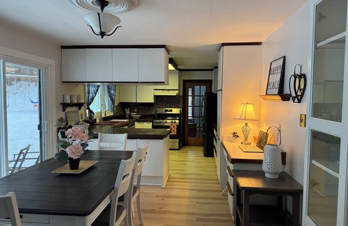 Deep River House | Huge vacation rental home /beaches in summer and ski retreat in the winter