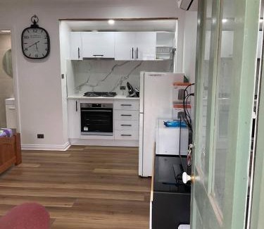 Hughesdale Apartment | Hughesdale Private Studio