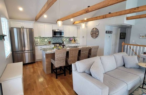 Humarock House | Humarock Hideaway, Tranquil Cottage with River Views