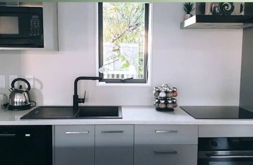 Kelston House | Humble Abode