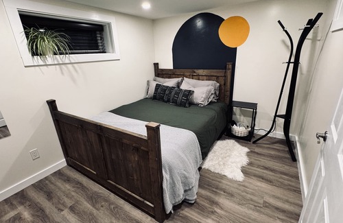 Castlegar House | Humble Heights Basement Suite