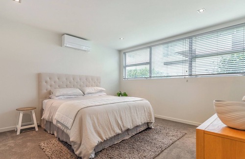 Whangamata House | Hunt Road_whangamata - Spacious Home Overlooking the Beach & Harbour Entry