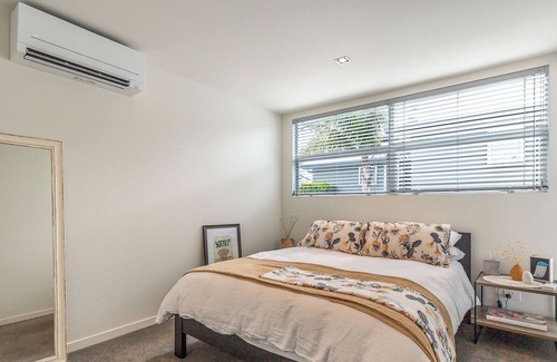 Whangamata House | Hunt Road_whangamata - Spacious Home Overlooking the Beach & Harbour Entry