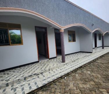 Eastern Region Hotel | Hunters Den Resort Budaka