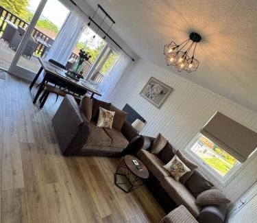 Kilmun Apartment | Hunters Quay - Hot Tub Lodge at Limecroft 6