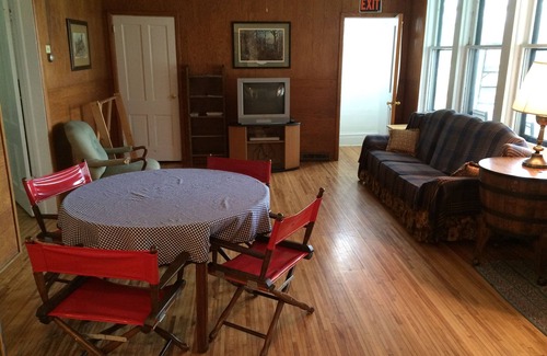 Laona Cabin | Hunting Lodge Next To Snowmobile Trails