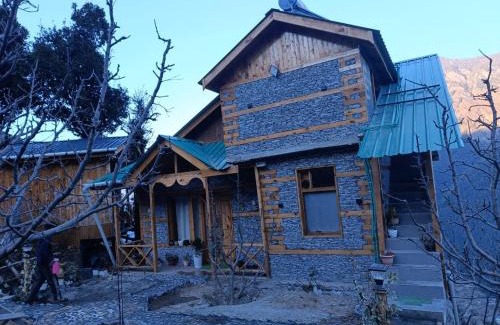 Banjar Cabin | Hunting Wood Kathkuni Attic Cottage