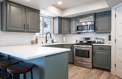 Huntsville House | HuntsVilla Getaway | Snowbasin | Private Home