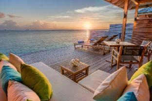 Huruvalhi Resort | Hurawalhi Island Resort