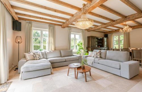 Bavikhove House | Huswell - Authentic Serene Vacation Hideaway with Pond