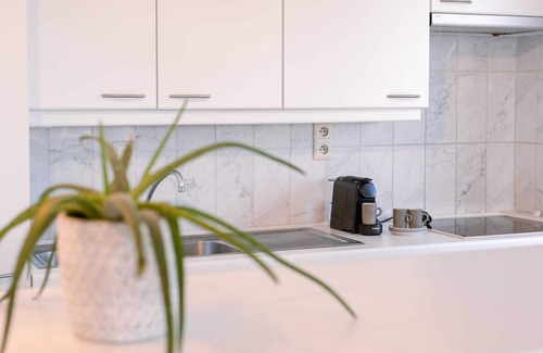 Mariakerke Apartment | Huswell - Spacious & modern sea view apartment with garage