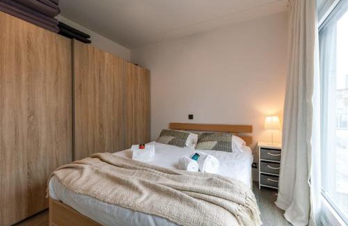 Heist Apartment | Huswell - Spacious Sunny Apartment with Huge Terrace