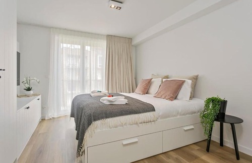 Knokke Apartment | Huswell - Stunning modern apartment with terrace and parking
