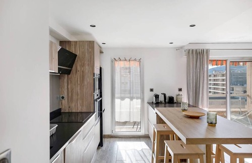 Hyeres City Centre Apartment | Hyères Centre-Les Floralies T3/Clim/Garage/balcon by HC