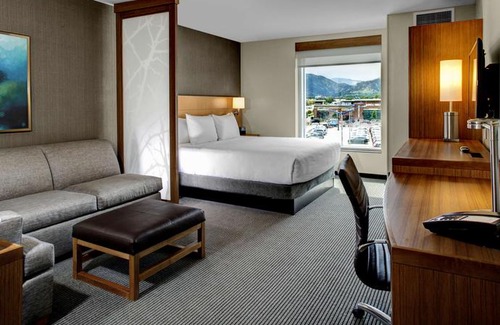 Transit Village Hotel | Hyatt Place Boulder/Pearl Street