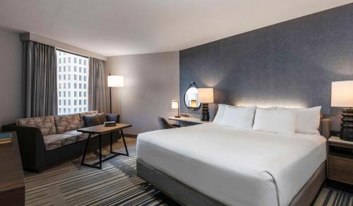 Downtown Houston Hotel | Hyatt Regency Houston Downtown