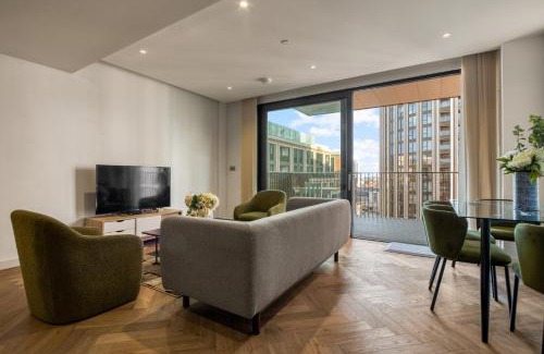 Paddington Apartment | Hyde Park Luxury 2BR 2BA Balcony