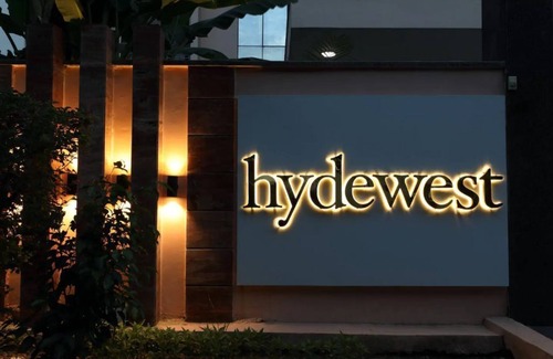 Gurugram Apartment | HYDEWEST Rose King Gold Studio Luxury Serviced Residences Apartment