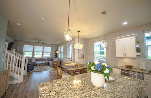Ocean Shores House | Hydrangea Hideaway - Oyhut Bay Seaside Resort