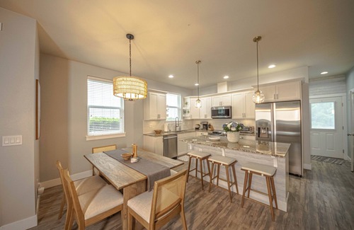 Ocean Shores House | Hydrangea Hideaway - Oyhut Bay Seaside Resort