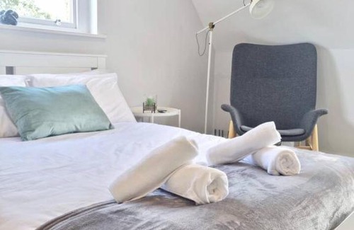 Chelmsford Apartment | Hyland Apartment by CityNest