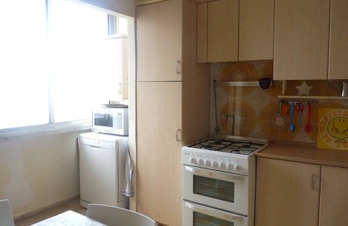 Netanya Apartment | Hyper Center Large kosher family apartment very clear clean