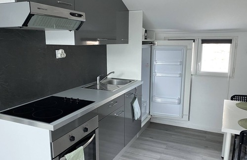 Bourgogne Apartment | Hyper modern cozy studio hyper center